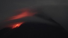 Pengungsi Erupsi Merapi di Sleman Belum Boleh Pulang