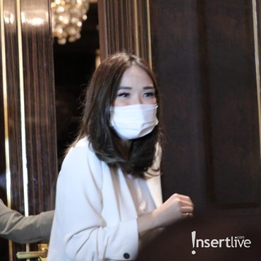 Gisel Bergetar Kala Berupaya Tegar