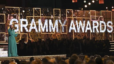 img-title Kasus Omicron Meningkat, Grammy Awards 2022 Ditunda?