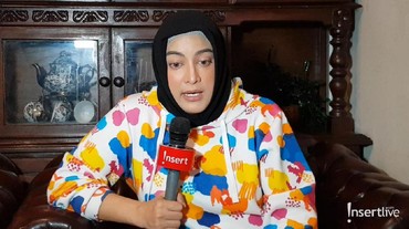 Heboh Foto Jane Shalimar Lepas Hijab, Benarkah?