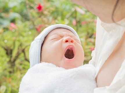 9 Tips Menjemur Bayi yang Paling Tepat, Perhatikan Waktu hingga Tempat