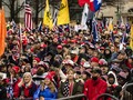 Pendukung Trump Demo dan Bawa Senjata di Gedung DPRD AS