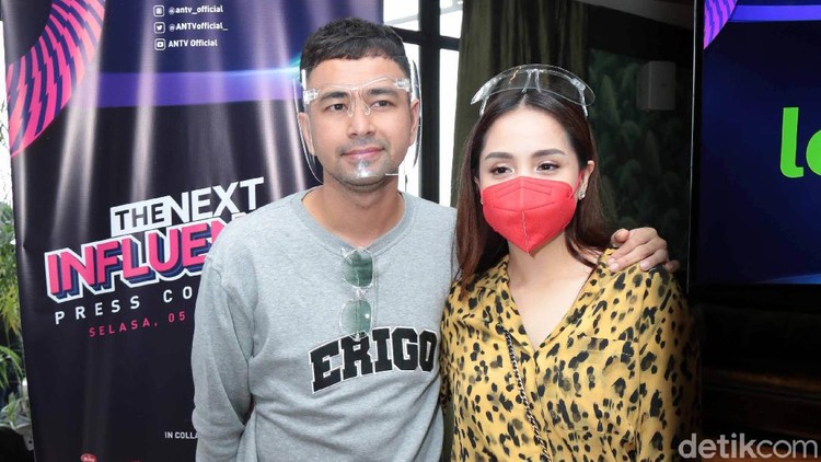 Raffi Ahmad dan Nagita Slavina saat ditemui di kawasan Antasari.