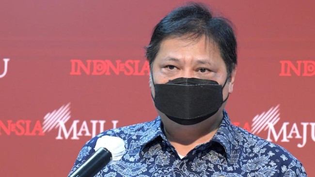 Airlangga Minta Pengusaha Bayar Penuh THR Pekerja Tahun Ini Menko Perekonomian Airlangga Hartarto meminta pengusaha untuk berkomitmen membayar penuh THR karyawan pada lebaran tahun ini.