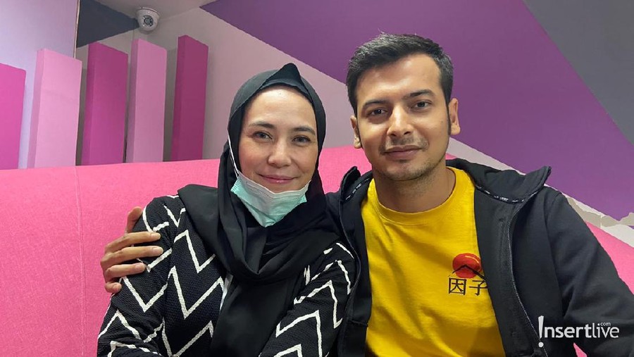 Boy Hamzah Boy Hamzah dan istri