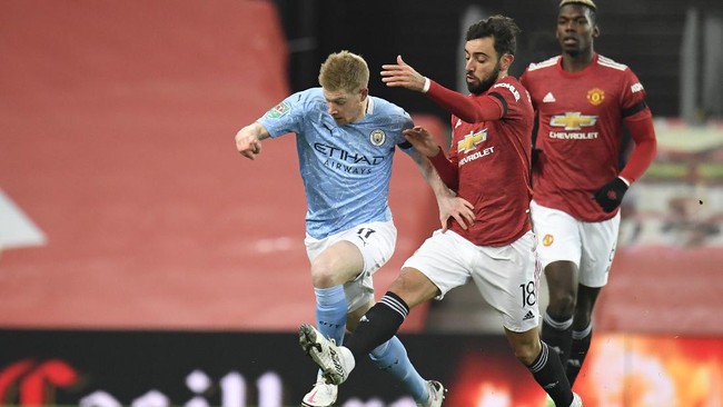 Manchester United bermain imbang dengan Manchester City di babak pertama semifinal Piala Liga Inggris, Kamis (7/1) dini hari WIB.