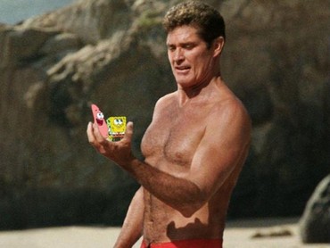 David Hasselhoff Lelang Patung Raksasa Big Dave dari Film SpongeBob
