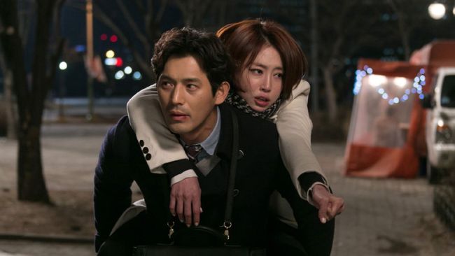 Love Clinic merupakan film romantis komedi asal Korea Selatan yang menunjukkan permasalahan dalam kehidupan malam suami istri.