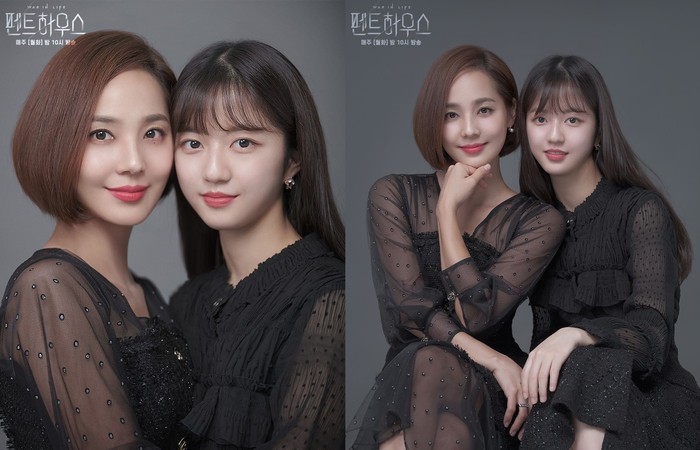 Warna senada kembali menjadi pilihan untuk potret keluarga. Dengan mengenakan dress hitam dan lipstik merah, mereka menunjukkan kedekatan dengan pose menempelkan kepala satu sama lain.Sumber/Instagram/sbsdrama.official.