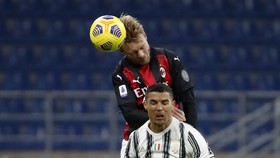 Ronaldo Melempem Lagi Lawan Milan