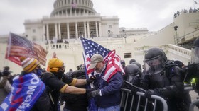 Massa Trump Bentrok di Washington, Kongres Dievakuasi