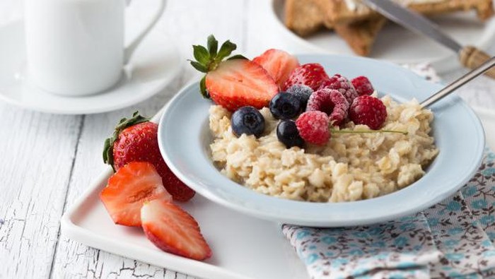 Rutin Sarapan dengan Oatmeal, 5 Manfaat Ini Bisa Kamu Dapatkan