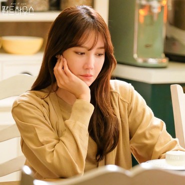 Lee Ji Ah Tak Muncul di Video Sesi Baca Naskah 'Penthouse 2', Fans Penasaran