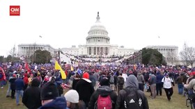 VIDEO: Capitol Hill Diserbu, Satu Wanita Tewas Tertembak