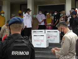 Momen Kedatangan Vaksin COVID-19 di Gorontalo