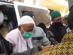 Ini yang Pertama Kali Dilakukan Abu Bakar Baasyir Setibanya di Ngruki