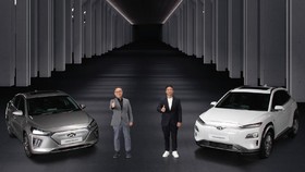 Hyundai Luncurkan 2 Mobil Listrik, Bisa Dipesan Online!