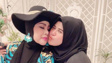 img-title Dhawiya Sebut Ada Pintu Damai di Perseteruan Elvy Sukaesih dan Wirdha