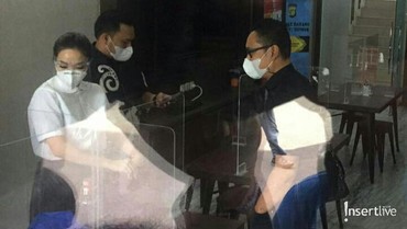 Sempat Mangkir, Gisel Sudah Tiba di Polda Didampingi Kuasa Hukum Pagi Ini