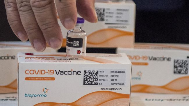 Pemerintah terus berupaya mendistribusi vaksin ke seluruh Indonesia untuk meningkatkan perlindungan kepada masyarakat agar terhindar dari penularan Covid-19.