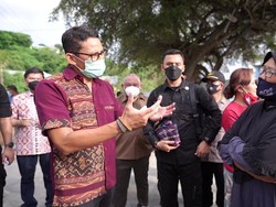 Sandiaga Kunjungi Labuan Bajo, Warga Curhat Sampah 30 Ton Per Hari