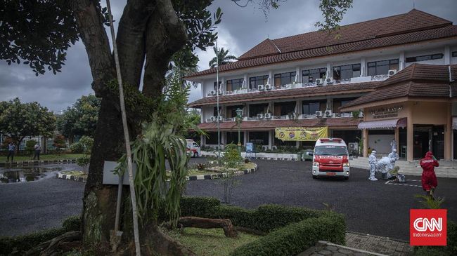 Kepala Dinas Kesehatan Gorontalo menolak vaksin Astrazeneca hingga perkembangan kasus positif covid mewarnai pemberitaan media tentang Covid, Selasa (30/3).