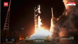 VIDEO: Sambut 2021, SpaceX Luncurkan Satelit Turksat-5A