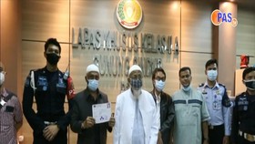 VIDEO: Ba'asyir Tinggalkan LP Gunung Sindur Jumat Subuh