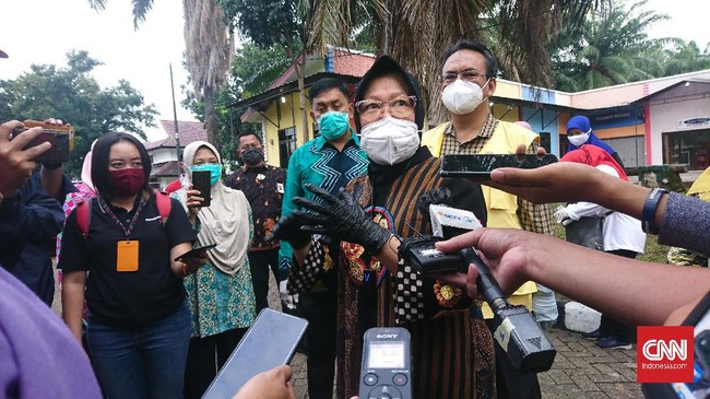 Bank Tolak Salurkan Bansos ke 3 Juta Penerima Bernama 'Aneh' Mensos Tri Rismaharini menyatakan sejumlah bank menolak menyalurkan bansos ke 3 juta penerima karena namanya aneh. Berikut penjelasannya.
