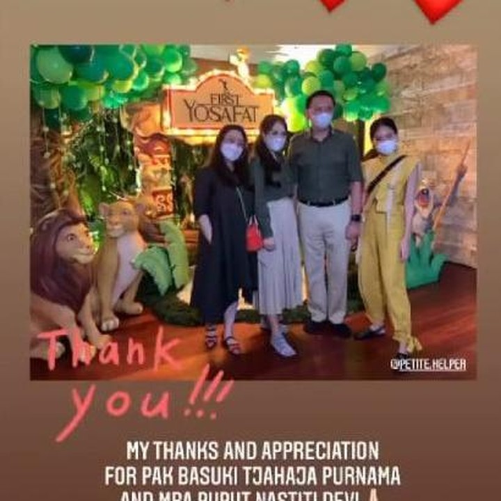 <p>Tampak meriah, ulang tahun Yosafat diramaikan dengan kue tart dan dekorasi bertema film animasi <em>The Lion King</em>. (Foto: Instagram @btpnd)</p>