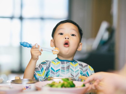 5 Tips Atasi Anak Balita Suka Makan Berlebihan