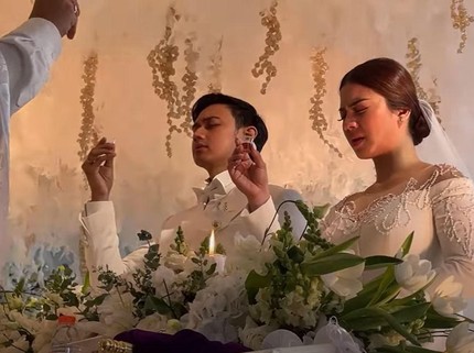 7 Foto Pernikahan Caesar Hito & Felicya yang Haru dan Berurai Air Mata