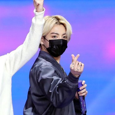 Rambut Baru Jungkook BTS Bikin Fans Syok hingga Trending di Twitter