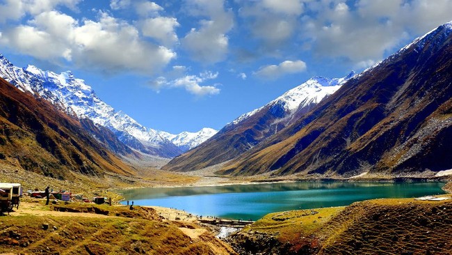 Ada banyak lembah dengan pemandangan yang menakjubkan di dunia, mulai dari benua Asia sampai Eropa.