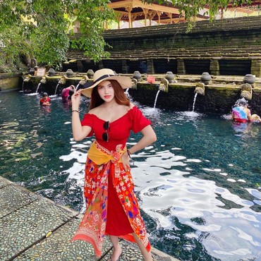 Sosok Melda Rosita, yang Viral Pasca Video Bajunya Melorot Beredar