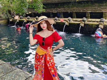 Sosok Melda Rosita, yang Viral Pasca Video Bajunya Melorot Beredar