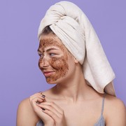 5 Rekomendasi Produk Eksfoliasi yang Aman untuk Remaja!