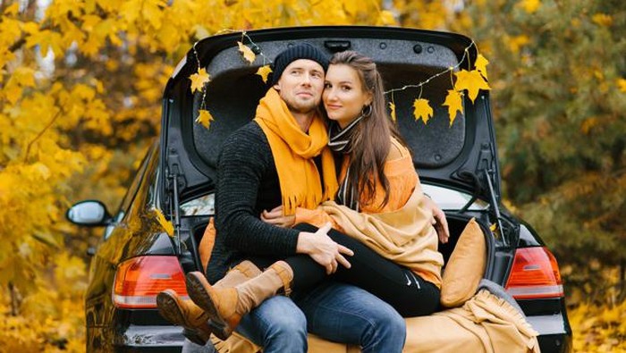 Bosan Pacaran di Rumah? Ulala, Cobain deh Ide Kencan dalam Mobil Ini