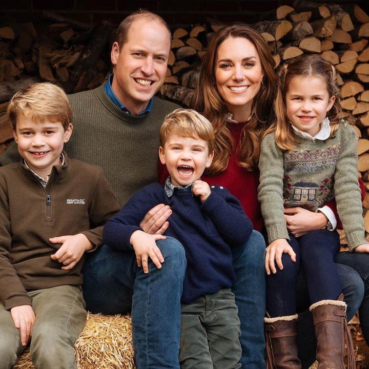 <p>Dengan situasi tersebut, Kate Middleton dan keluarganya pun hanya dapat mengisolasi diri di rumah mereka, Anmer Hall, Norfolk. Apalagi saat ini Inggris tengah menerapkan lockdown. (Foto: Instagram @theroyalfamily)</p>
