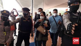 4 Keluarga Korban Sriwijaya Air Sambangi Ante Mortem RS Polri