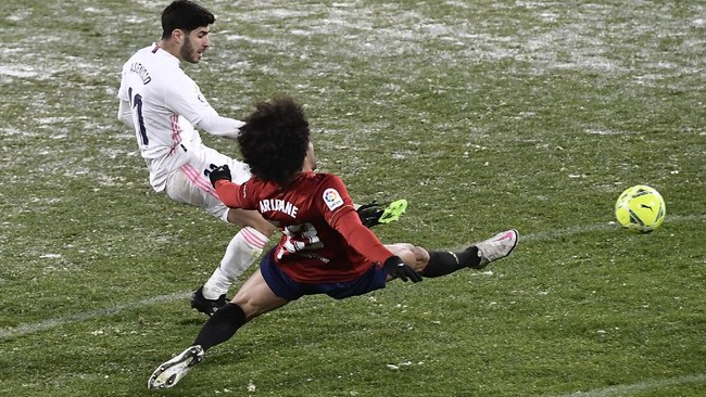 FOTO: Real Madrid 'Kedinginan' dan Gagal ke Puncak
