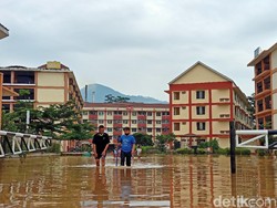 Rusunawa Rancaekek Bandung Masih Terendam Banjir 40 Centimeter