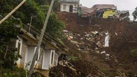 Longsor Sumedang, Risma Minta Warga Dipindah ke Lokasi Aman