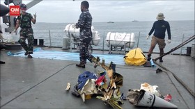 VIDEO: Penemuan Benda Diduga Serpihan Dinding Pesawat SJ182