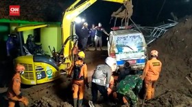 VIDEO: Situasi Evakuasi Korban Longsor Sumedang