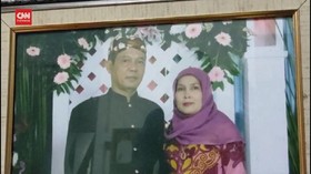 VIDEO: Pasutri Kirim Foto Selfie di Kabin Pesawat SJ-182