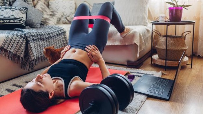 3 Latihan Kekuatan yang Bisa Kamu Lakukan di Rumah