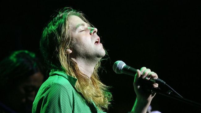 Musisi independen bernama panggung Ariel Pink didepak dari label rekamannya setelah kedapatan mengikuti unjuk rasa pendukung Donald Trump akhir pekan lalu.