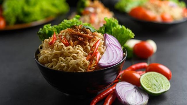 Diet Tapi Makan Mie Instan Bisa Banget Dong