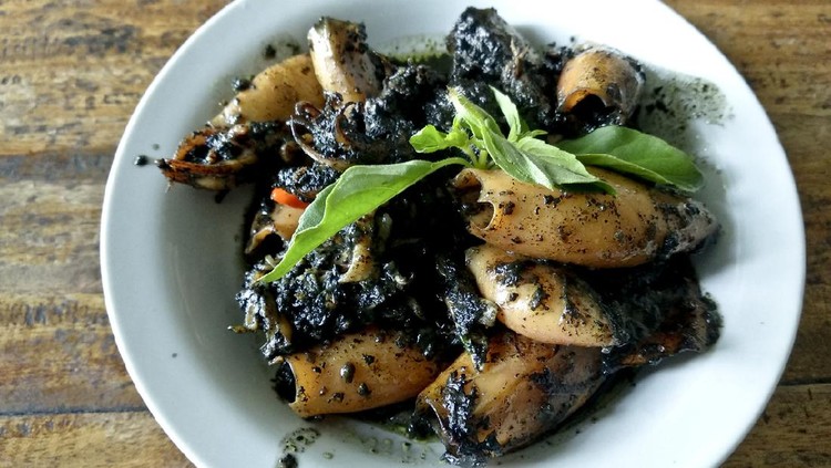 Ilustrasi cumi hitam Cumi Hitam, Indonesian Traditional food. Stir Fry Calamari With Black Sauce